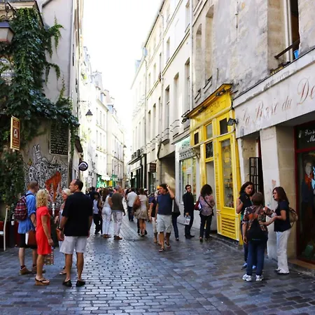 Apartment Marais-pletzl, Rue Des Rosiers Paris