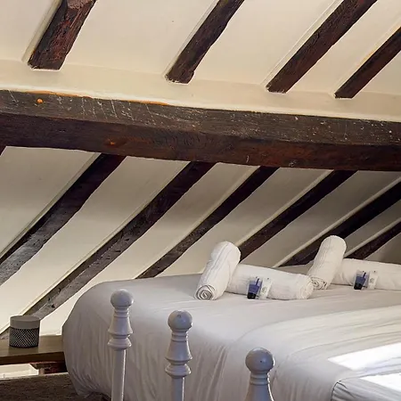 Apartment Marais-pletzl, Rue Des Rosiers Paris