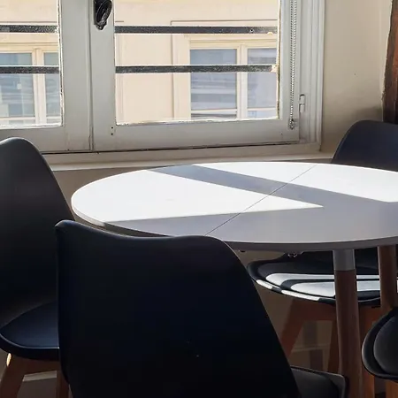 Apartment Marais-pletzl, Rue Des Rosiers