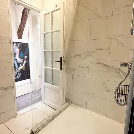 Marais-pletzl, Rue Des Rosiers *