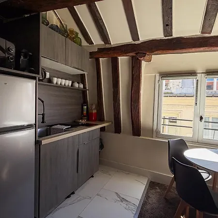 Apartment Marais-pletzl, Rue Des Rosiers Paris